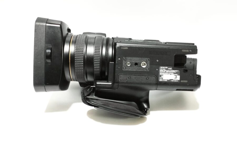 Ex-Uk/used Sony HXR-NX5R NXCAM Professional Camcorder with Built-In LED Light